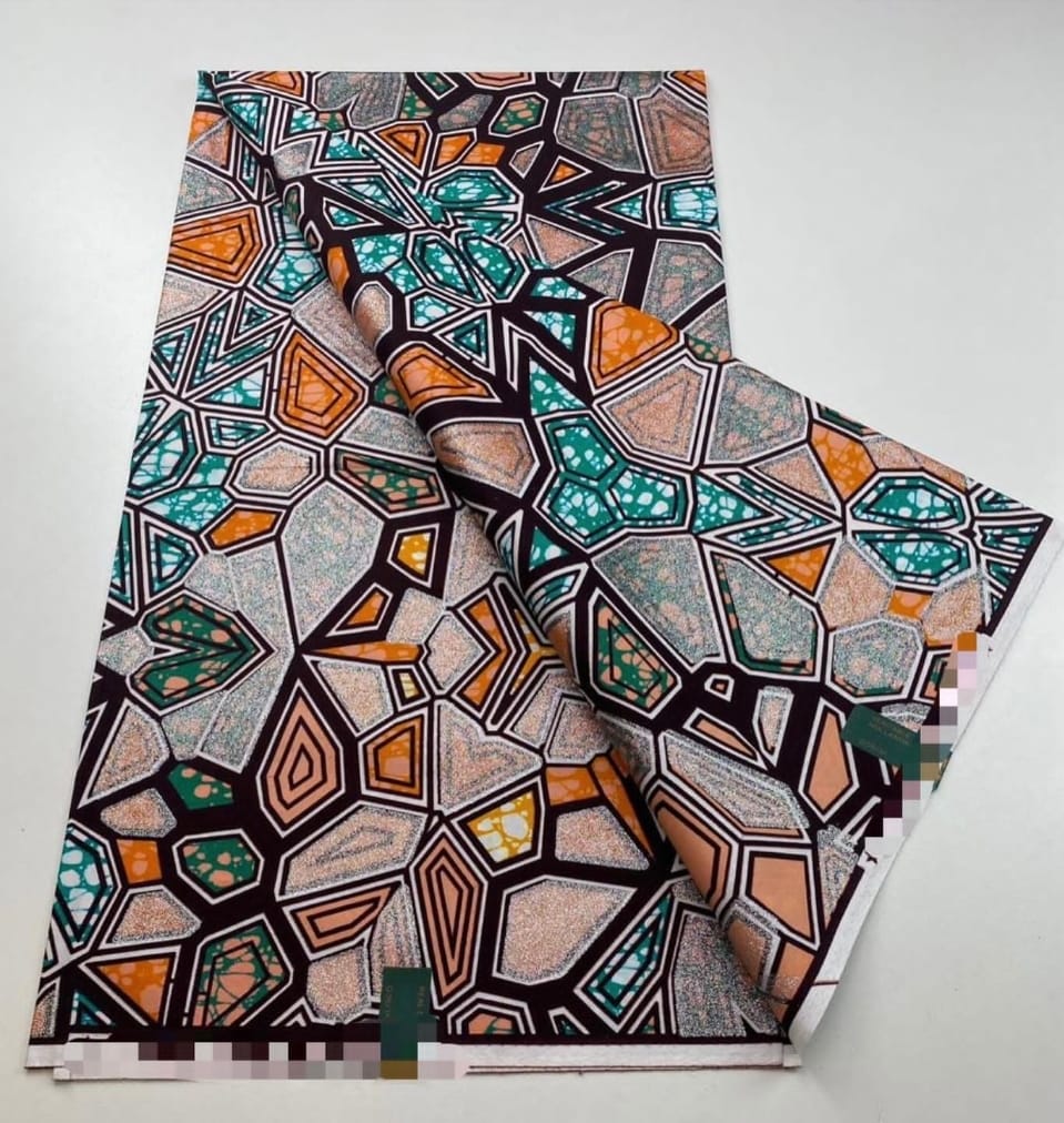 Medium Grand Glitter Ankara. Type 9