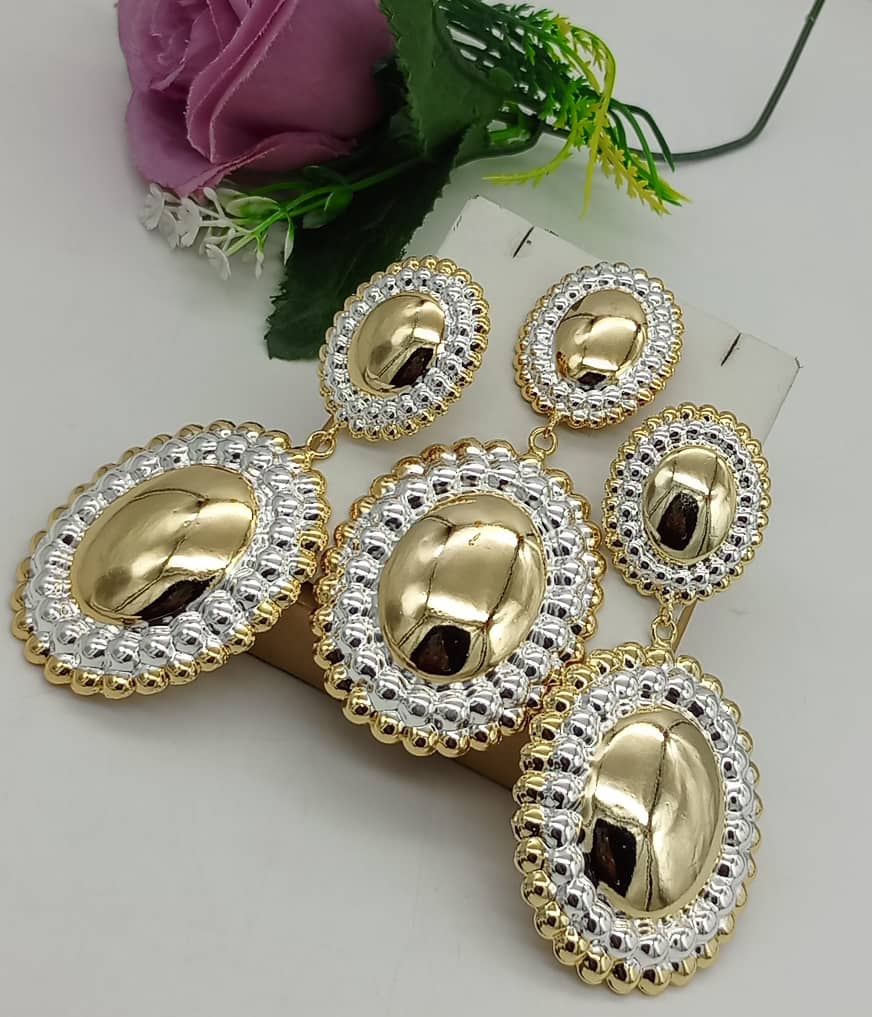 Stone Pendant And Earing Set. 15