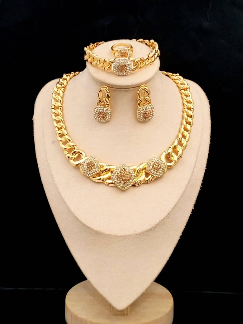 Gold Plated Luxury Party Complete Set