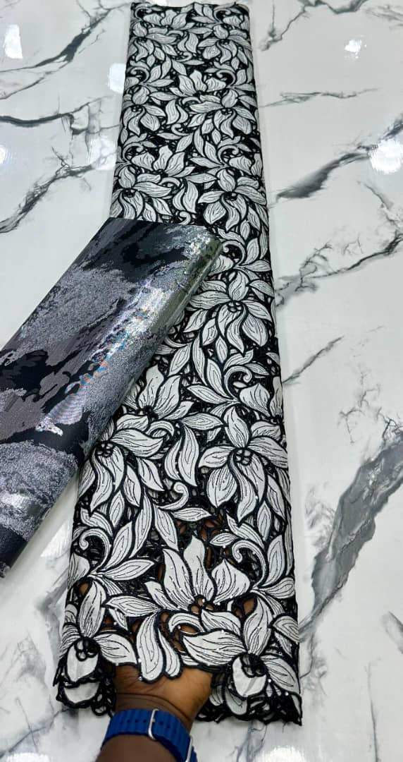 Lilly Soft Head Cut Lace 2