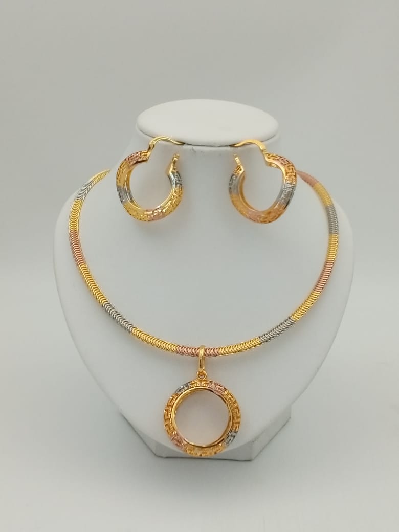 Lucy 3 Stone Simple Set. 22