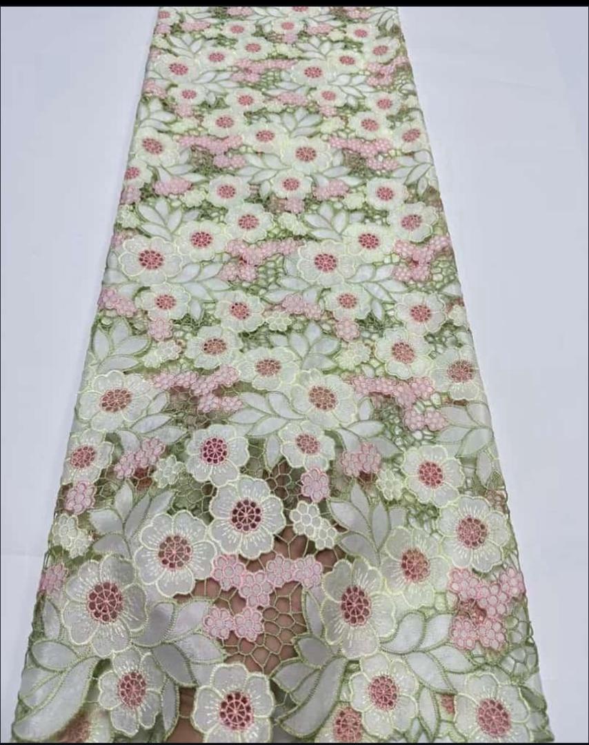 Soft Flowery Guipure (No Stone) 1